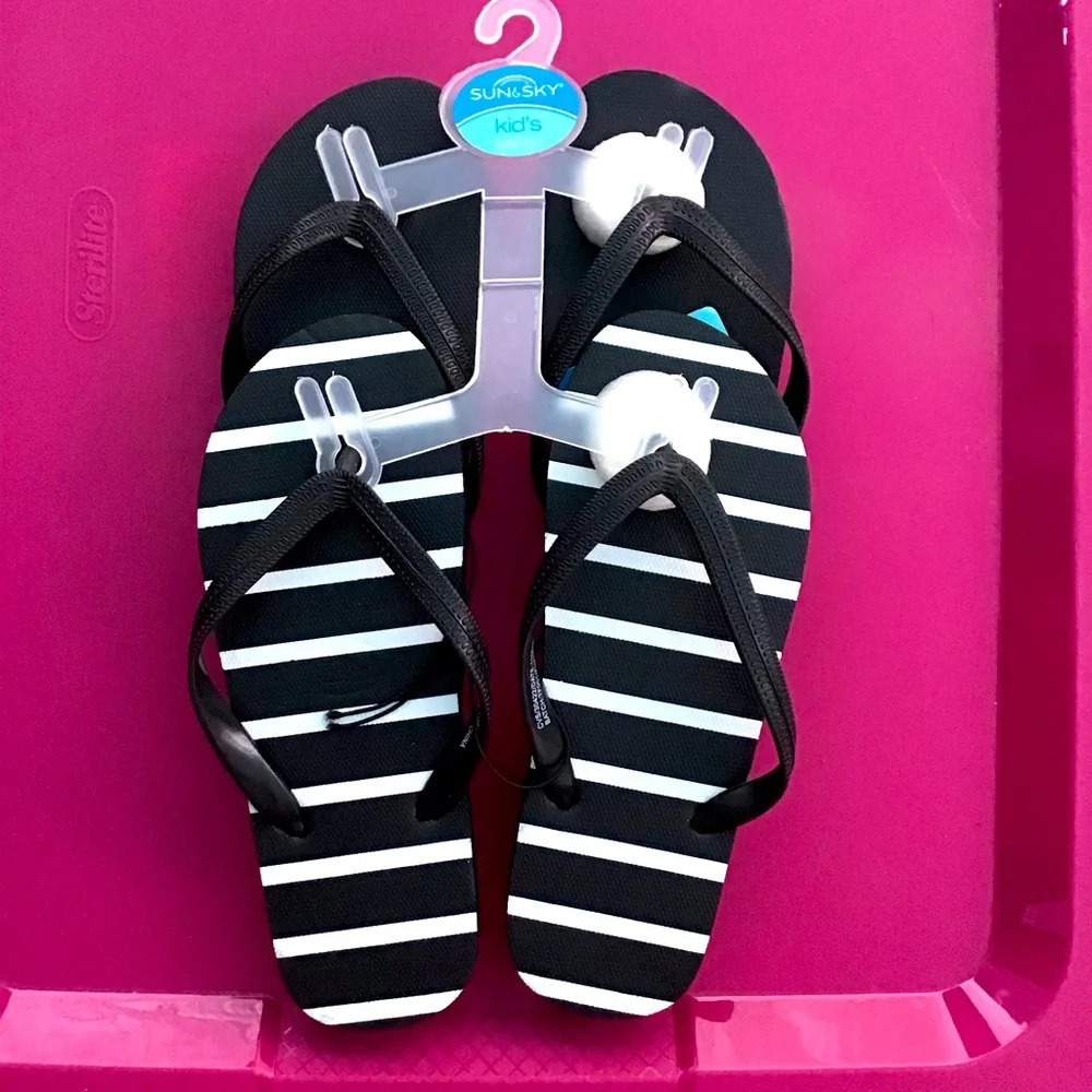 Sun & sky kids sandals size 13/1. ( Bag J & K & L )